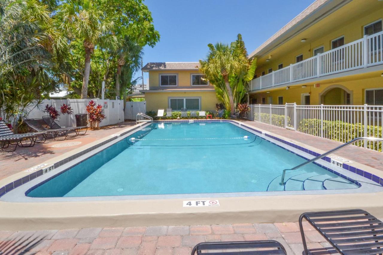 Waves 18 Apartamento St. Pete Beach Exterior foto